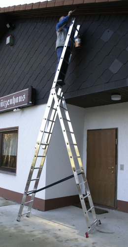 Трехсекционная лестница 3x12 рабочая высота 9.2 м